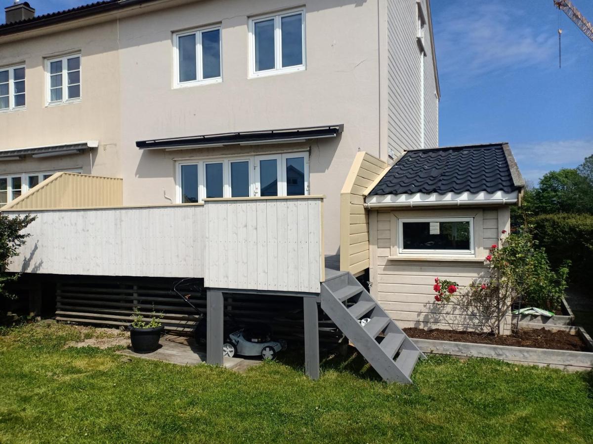 - Marviksveien 93-95 Kristiansand